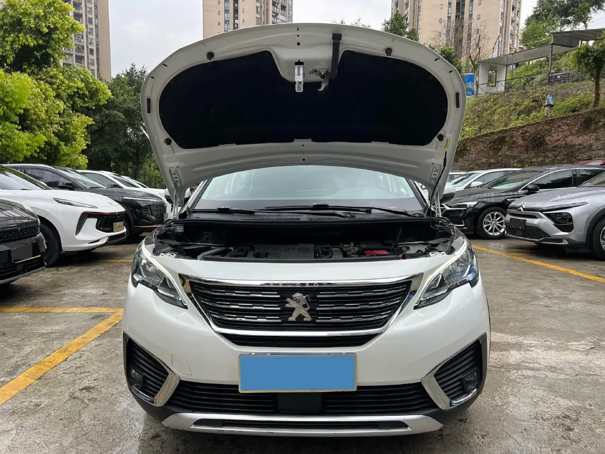 2017 Peugeot 5008 1.8T 204HP L4 6AT,autocango,china used car exporter,china ev exporter,chinese used car exporter,chinese used ev exporter