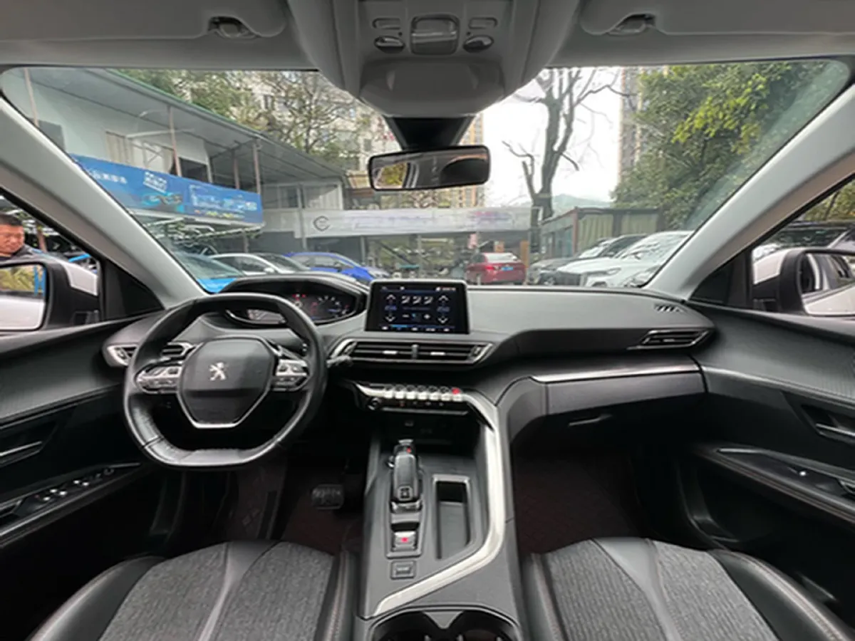 2017 Peugeot 5008 1.8T 204HP L4 6AT,autocango,china used car exporter,china ev exporter,chinese used car exporter,chinese used ev exporter