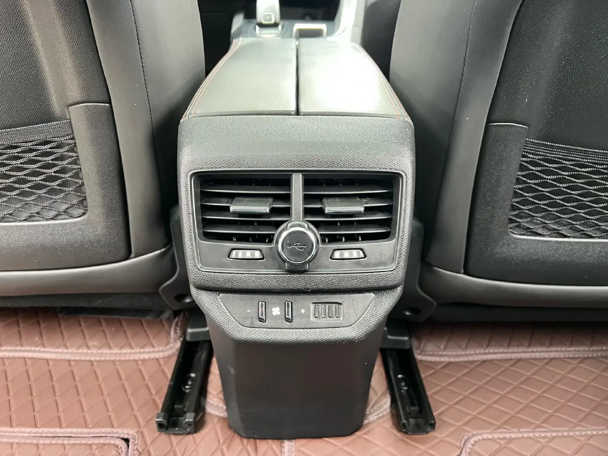 2017 Peugeot 5008 1.8T 204HP L4 6AT,autocango,china used car exporter,china ev exporter,chinese used car exporter,chinese used ev exporter