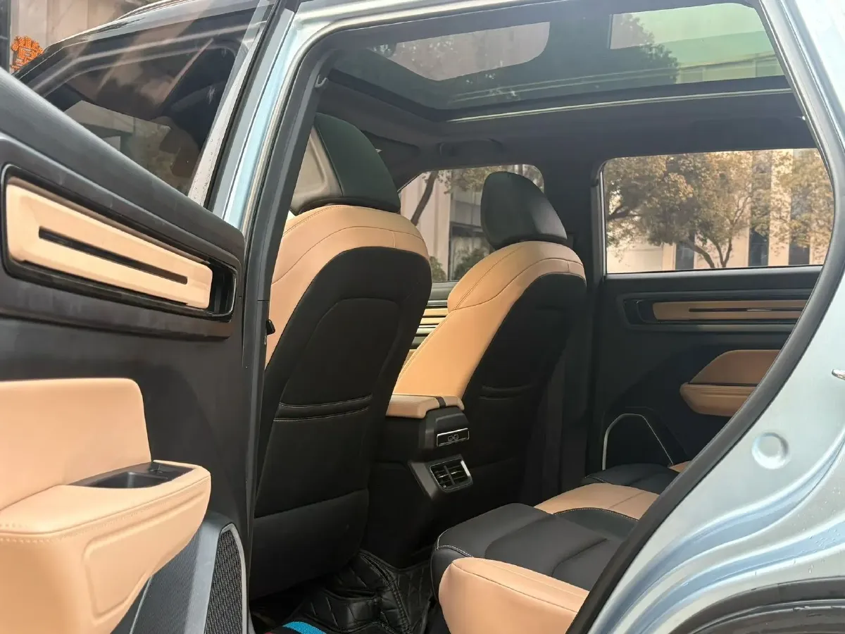 2023 Geely ICON 1.5T 181HP L4 7DCT,autocango,china used car exporter,china ev exporter,chinese used car exporter,chinese used ev exporter