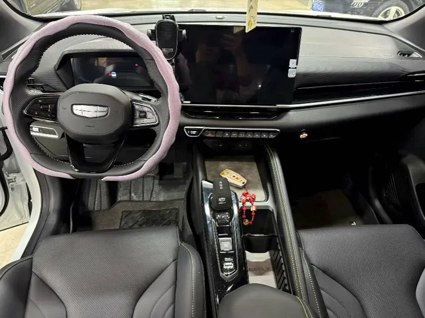 2023 Geely Coolray 1.5T 181HP L4 7DCT,autocango,china used car exporter,china ev exporter,chinese used car exporter,chinese used ev exporter