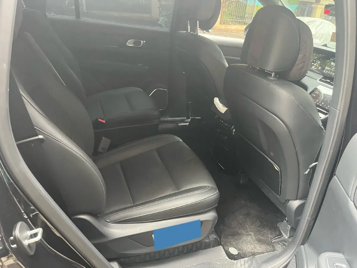 2021 Li ONE Range Extended 131HP REEV 40.5KWH,autocango,china used car exporter,china ev exporter,chinese used car exporter,chinese used ev exporter