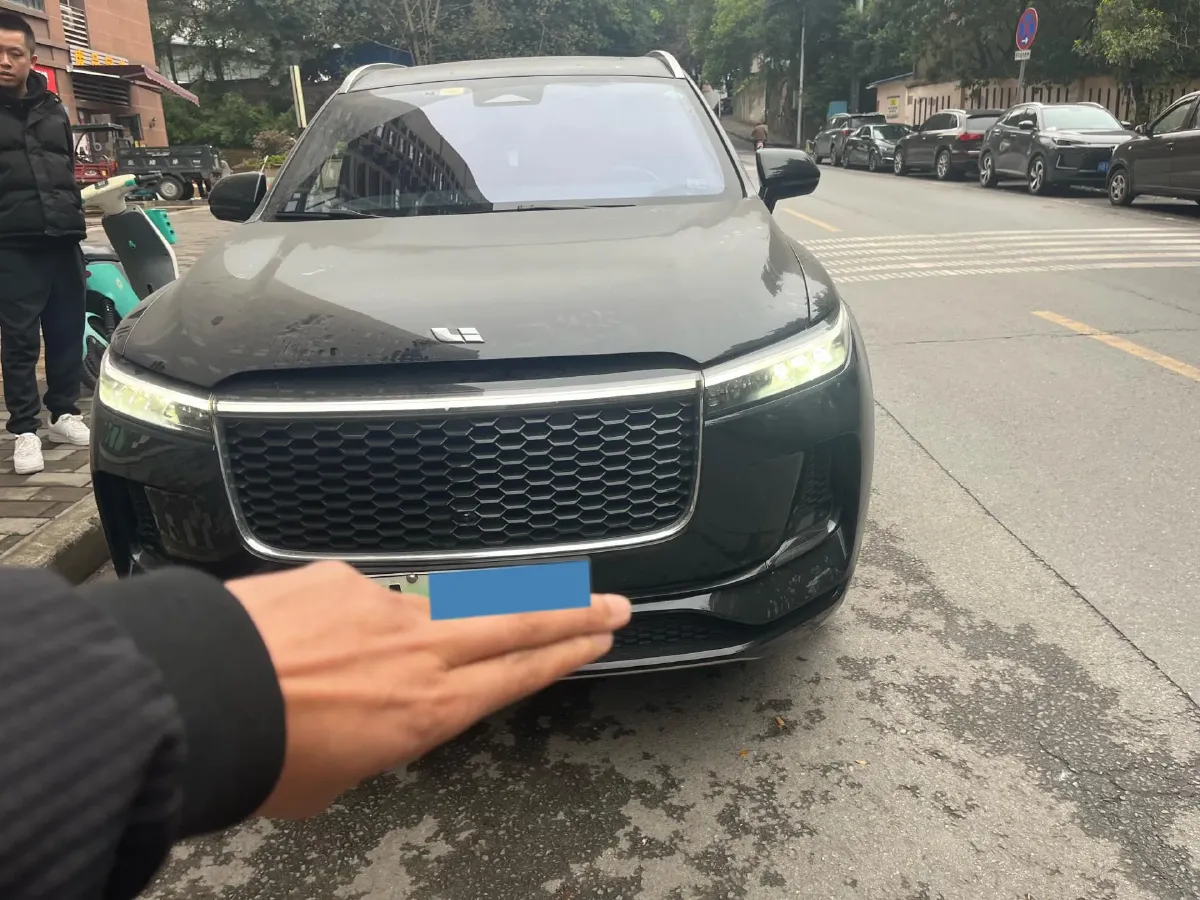 2021 Li ONE Range Extended 131HP REEV 40.5KWH,autocango,china used car exporter,china ev exporter,chinese used car exporter,chinese used ev exporter