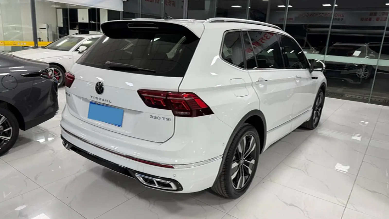 2023 Volkswagen Tiguan L 2.0T 186HP L4 7DCT,autocango,china used car exporter,china ev exporter,chinese used car exporter,chinese used ev exporter