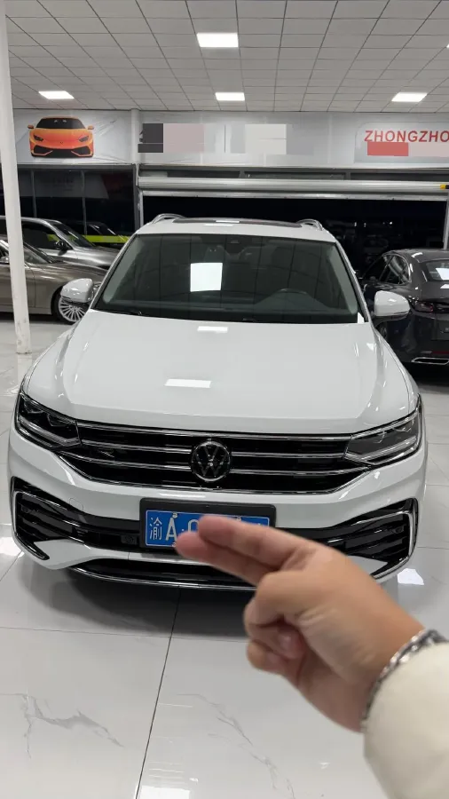 2023 Volkswagen Tiguan L 2.0T 186HP L4 7DCT,autocango,china used car exporter,china ev exporter,chinese used car exporter,chinese used ev exporter