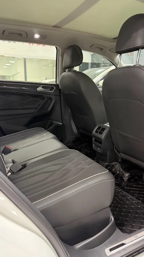 2023 Volkswagen Tiguan L 2.0T 186HP L4 7DCT,autocango,china used car exporter,china ev exporter,chinese used car exporter,chinese used ev exporter