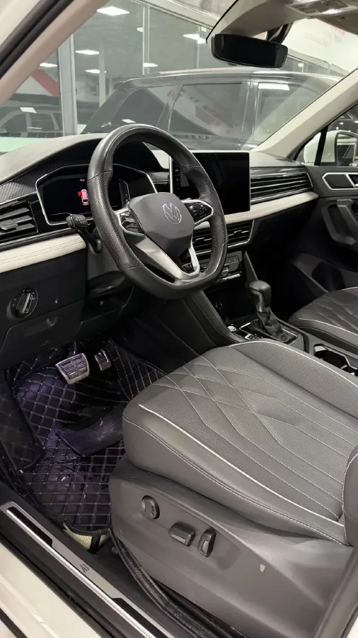 2023 Volkswagen Tiguan L 2.0T 186HP L4 7DCT,autocango,china used car exporter,china ev exporter,chinese used car exporter,chinese used ev exporter