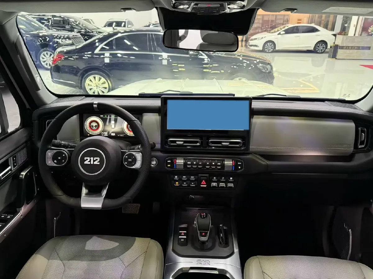 2025 212 212 T01 2.0T 170HP L4 8AT,autocango,china used car exporter,china ev exporter,chinese used car exporter,chinese used ev exporter