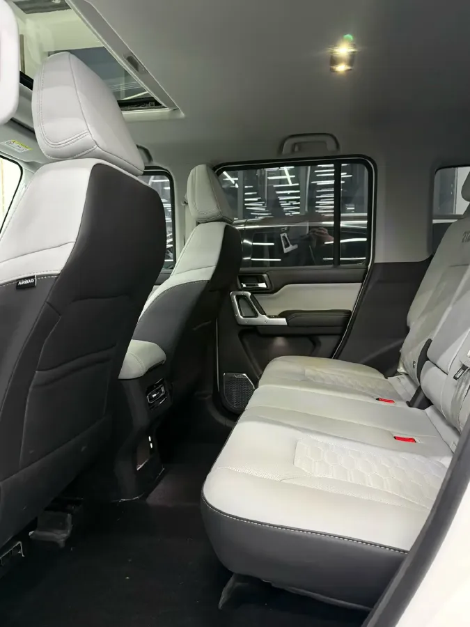 2025 212 212 T01 2.0T 170HP L4 8AT,autocango,china used car exporter,china ev exporter,chinese used car exporter,chinese used ev exporter