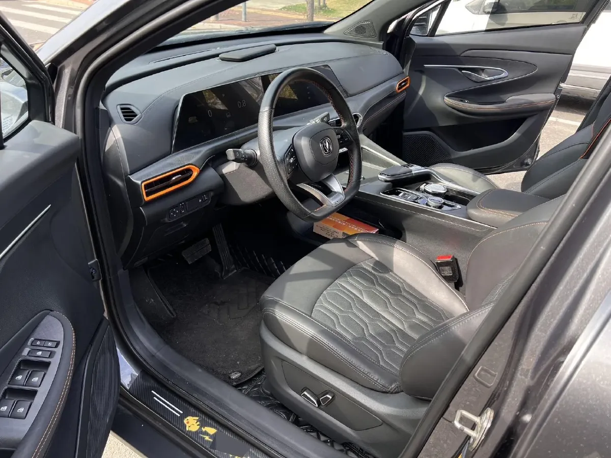 2022 ChangAn UNI-T 1.5T 188HP L4 7DCT,autocango,china used car exporter,china ev exporter,chinese used car exporter,chinese used ev exporter