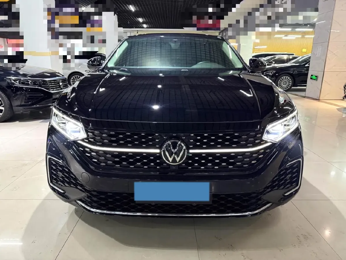 2024 Volkswagen Passat 2.0T 220HP L4 7DCT,autocango,china used car exporter,china ev exporter,chinese used car exporter,chinese used ev exporter