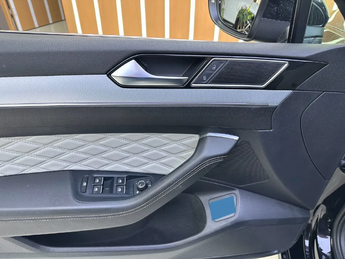 2024 Volkswagen Magotan 2.0T 186HP L4 7DCT,autocango,china used car exporter,china ev exporter,chinese used car exporter,chinese used ev exporter