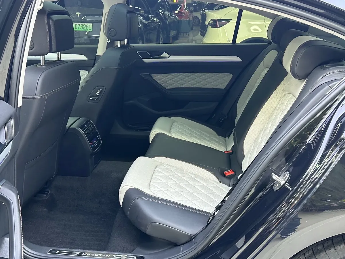 2024 Volkswagen Magotan 2.0T 186HP L4 7DCT,autocango,china used car exporter,china ev exporter,chinese used car exporter,chinese used ev exporter