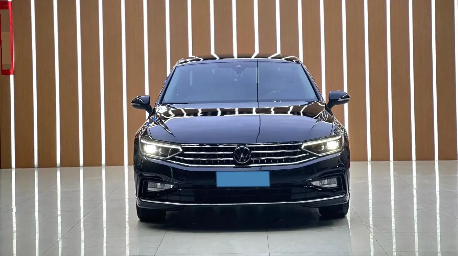 2024 Volkswagen Magotan 2.0T 186HP L4 7DCT,autocango,china used car exporter,china ev exporter,chinese used car exporter,chinese used ev exporter
