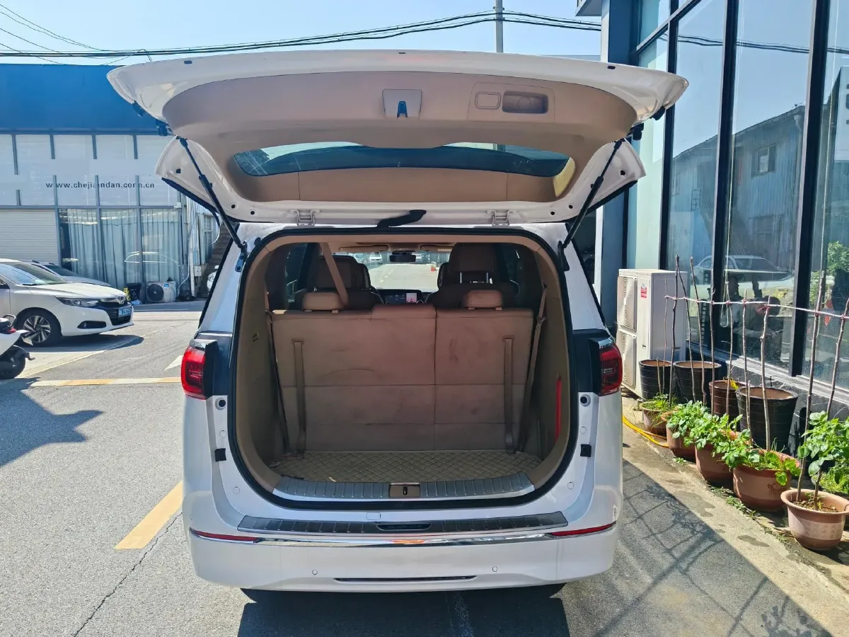 2021 Buick GL8 2.0T 237HP L4 9AT,autocango,china used car exporter,china ev exporter,chinese used car exporter,chinese used ev exporter