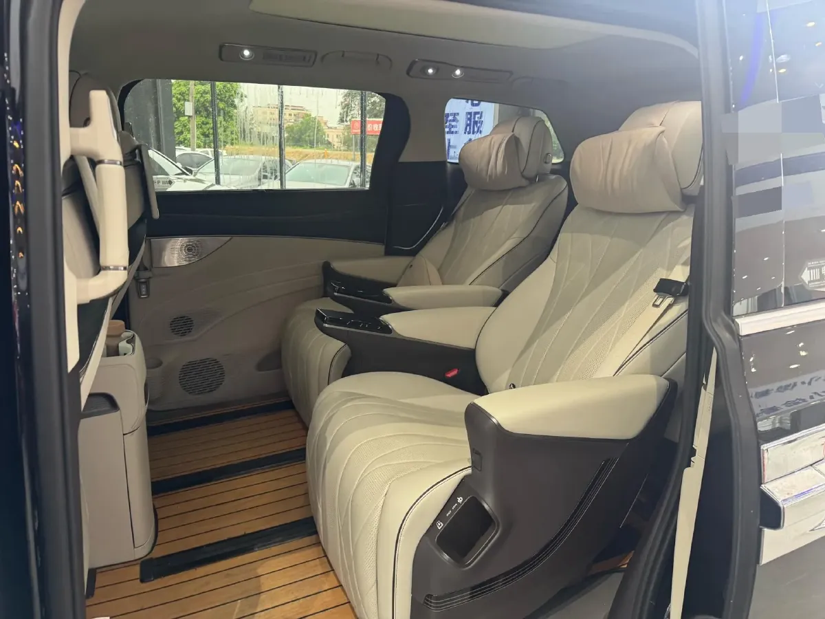 2024 Denza D9 1.5T 139HP L4 E-CVT PHEV 40KWH,autocango,china used car exporter,china ev exporter,chinese used car exporter,chinese used ev exporter