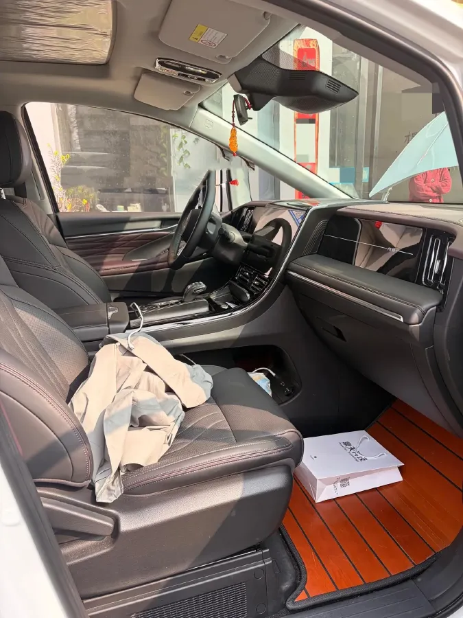 2024 GAC Trumpchi M8 2.0T 252HP L4 8AT,autocango,china used car exporter,china ev exporter,chinese used car exporter,chinese used ev exporter