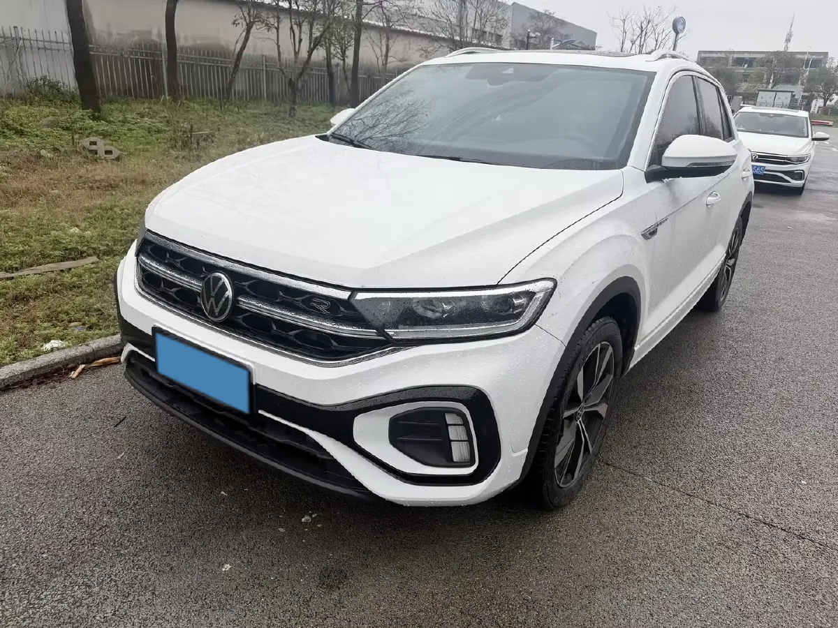 2023 Volkswagen T-Roc 1.5T 160HP L4 7DCT,autocango,china used car exporter,china ev exporter,chinese used car exporter,chinese used ev exporter