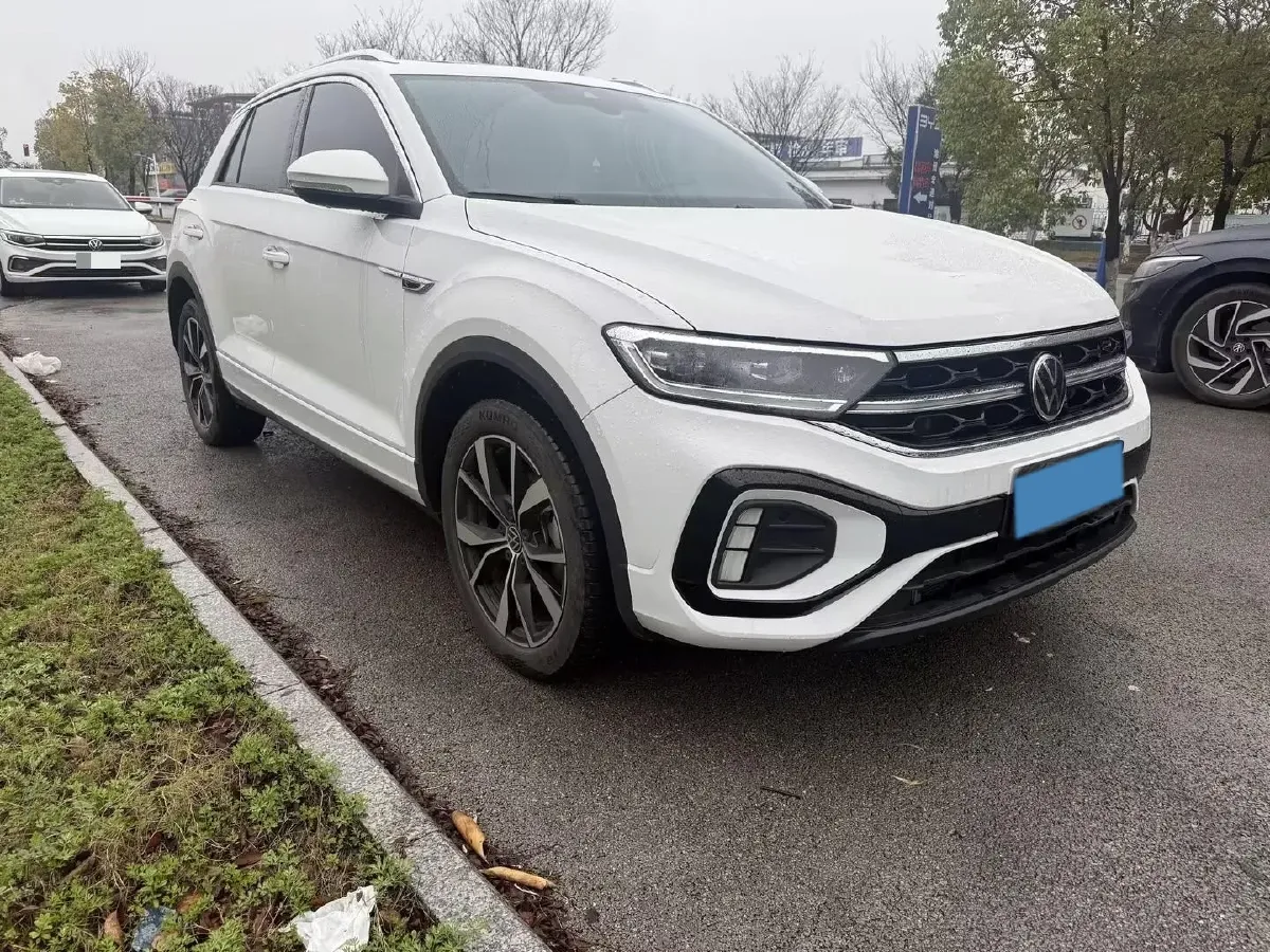 2023 Volkswagen T-Roc 1.5T 160HP L4 7DCT,autocango,china used car exporter,china ev exporter,chinese used car exporter,chinese used ev exporter