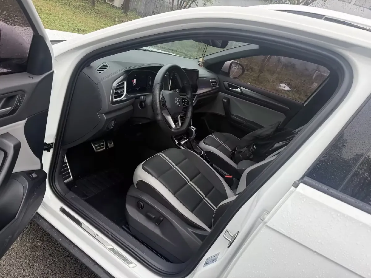 2023 Volkswagen T-Roc 1.5T 160HP L4 7DCT,autocango,china used car exporter,china ev exporter,chinese used car exporter,chinese used ev exporter