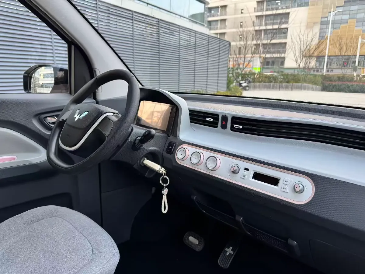 2022 LingBox uni BEV 11.52KWH,autocango,china used car exporter,china ev exporter,chinese used car exporter,chinese used ev exporter