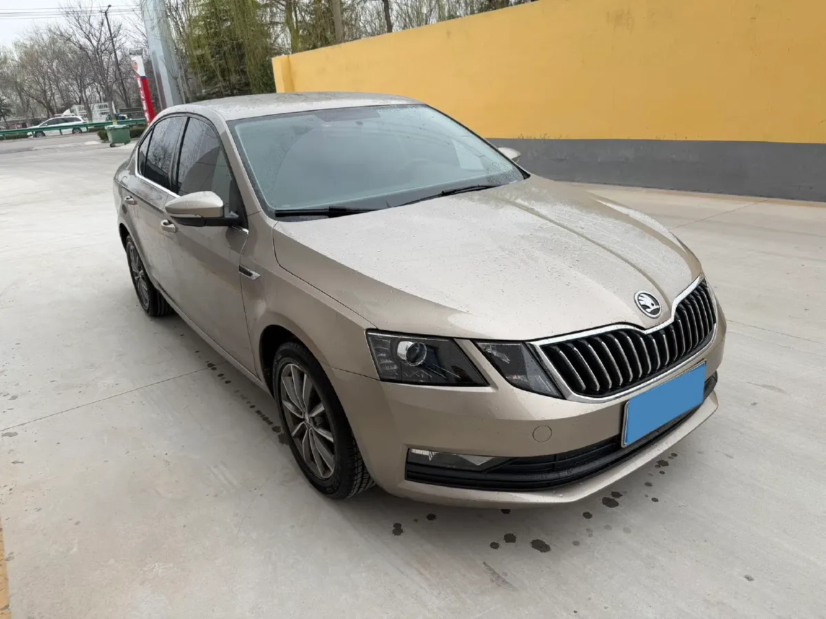 2019 Skoda Octavia 1.5L 116HP L4 6AT,autocango,china used car exporter,china ev exporter,chinese used car exporter,chinese used ev exporter