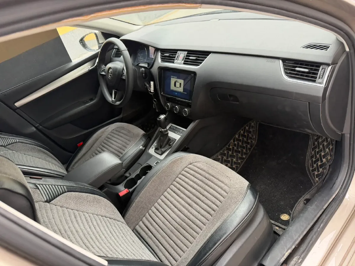 2019 Skoda Octavia 1.5L 116HP L4 6AT,autocango,china used car exporter,china ev exporter,chinese used car exporter,chinese used ev exporter