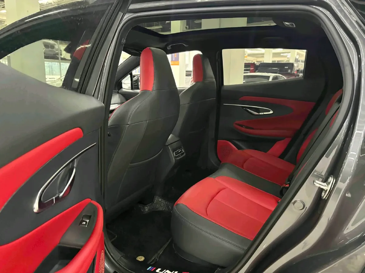 2020 ChangAn UNI-T 1.5T 180HP L4 7DCT,autocango,china used car exporter,china ev exporter,chinese used car exporter,chinese used ev exporter