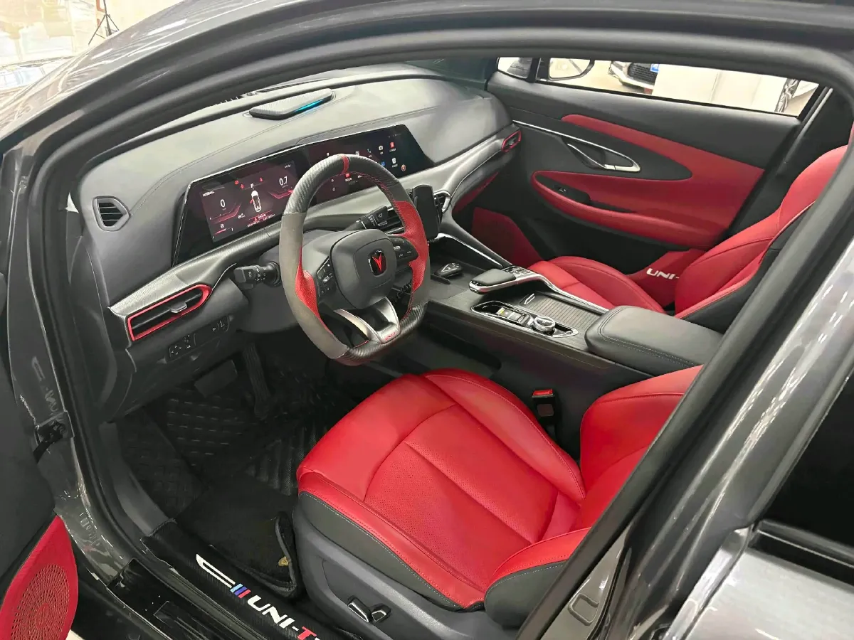 2020 ChangAn UNI-T 1.5T 180HP L4 7DCT,autocango,china used car exporter,china ev exporter,chinese used car exporter,chinese used ev exporter