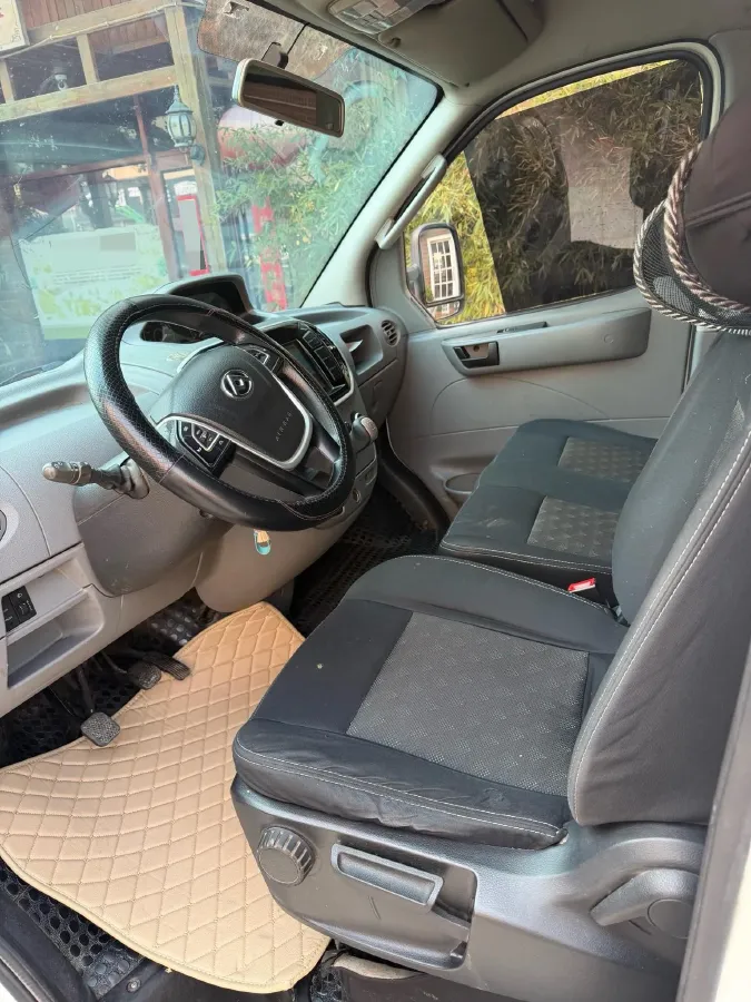 2020 MAXUS XinTu V80 2.5T 136HP L4 6MT,autocango,china used car exporter,china ev exporter,chinese used car exporter,chinese used ev exporter