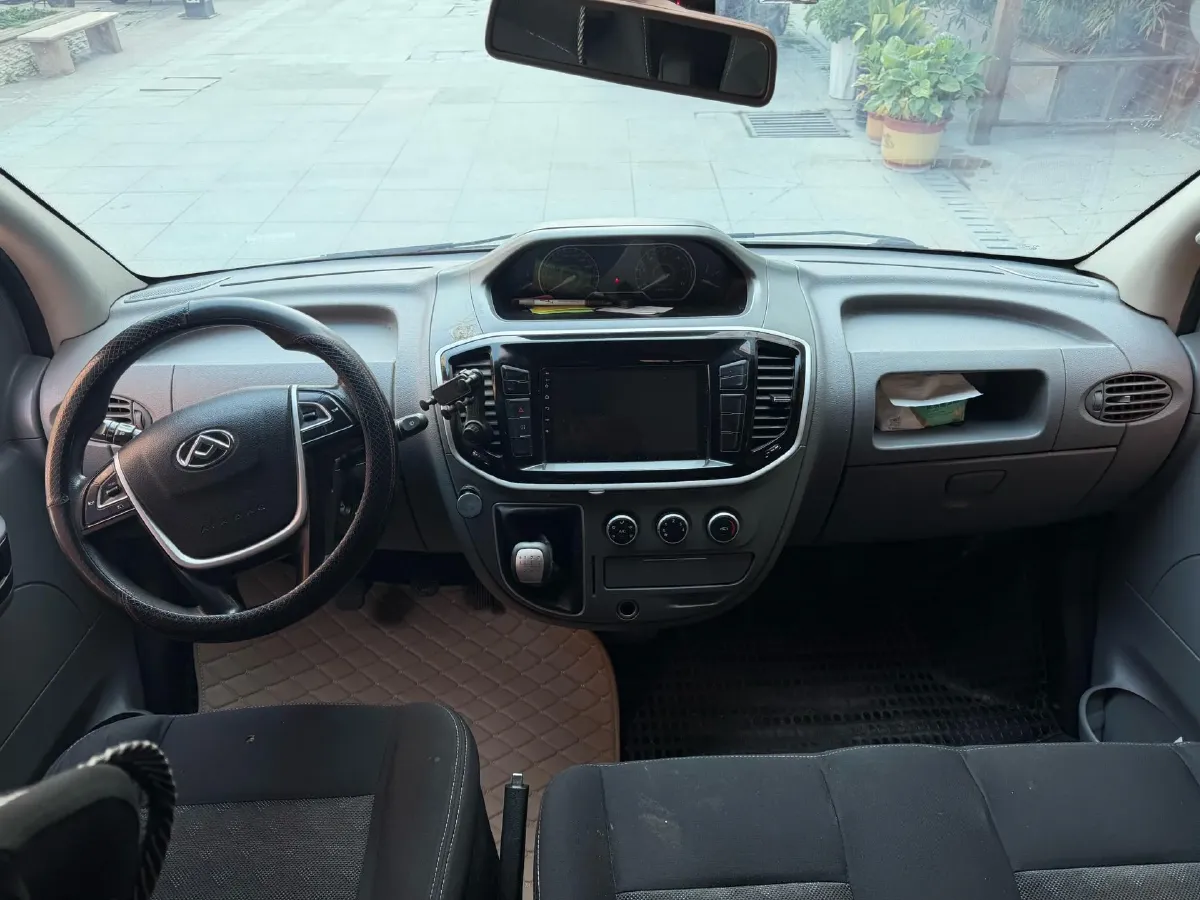 2020 MAXUS XinTu V80 2.5T 136HP L4 6MT,autocango,china used car exporter,china ev exporter,chinese used car exporter,chinese used ev exporter