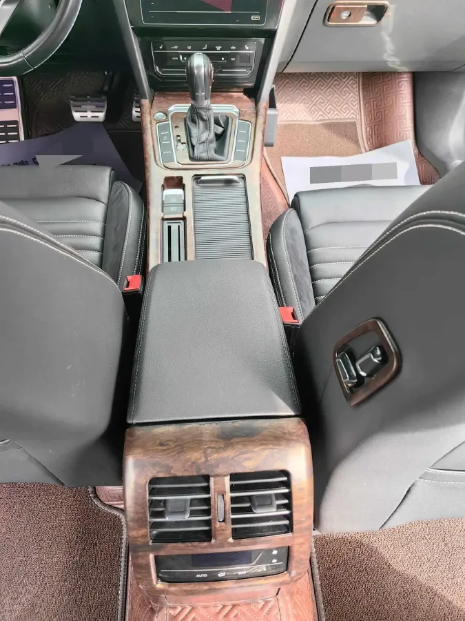 2020 Volkswagen Magotan 2.0T 186HP L4 7DCT,autocango,china used car exporter,china ev exporter,chinese used car exporter,chinese used ev exporter