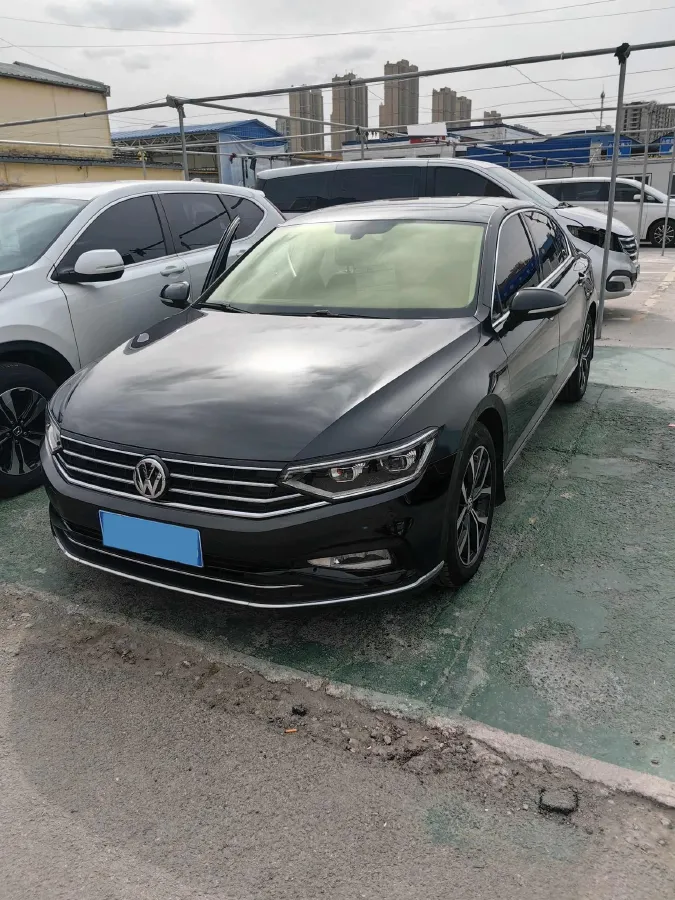 2020 Volkswagen Magotan 2.0T 186HP L4 7DCT,autocango,china used car exporter,china ev exporter,chinese used car exporter,chinese used ev exporter