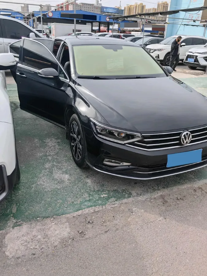 2020 Volkswagen Magotan 2.0T 186HP L4 7DCT,autocango,china used car exporter,china ev exporter,chinese used car exporter,chinese used ev exporter