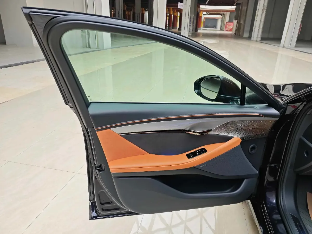 2024 Voyah ZhuiGuang 1.5T 136HP L4 PHEV 43KWH,autocango,china used car exporter,china ev exporter,chinese used car exporter,chinese used ev exporter