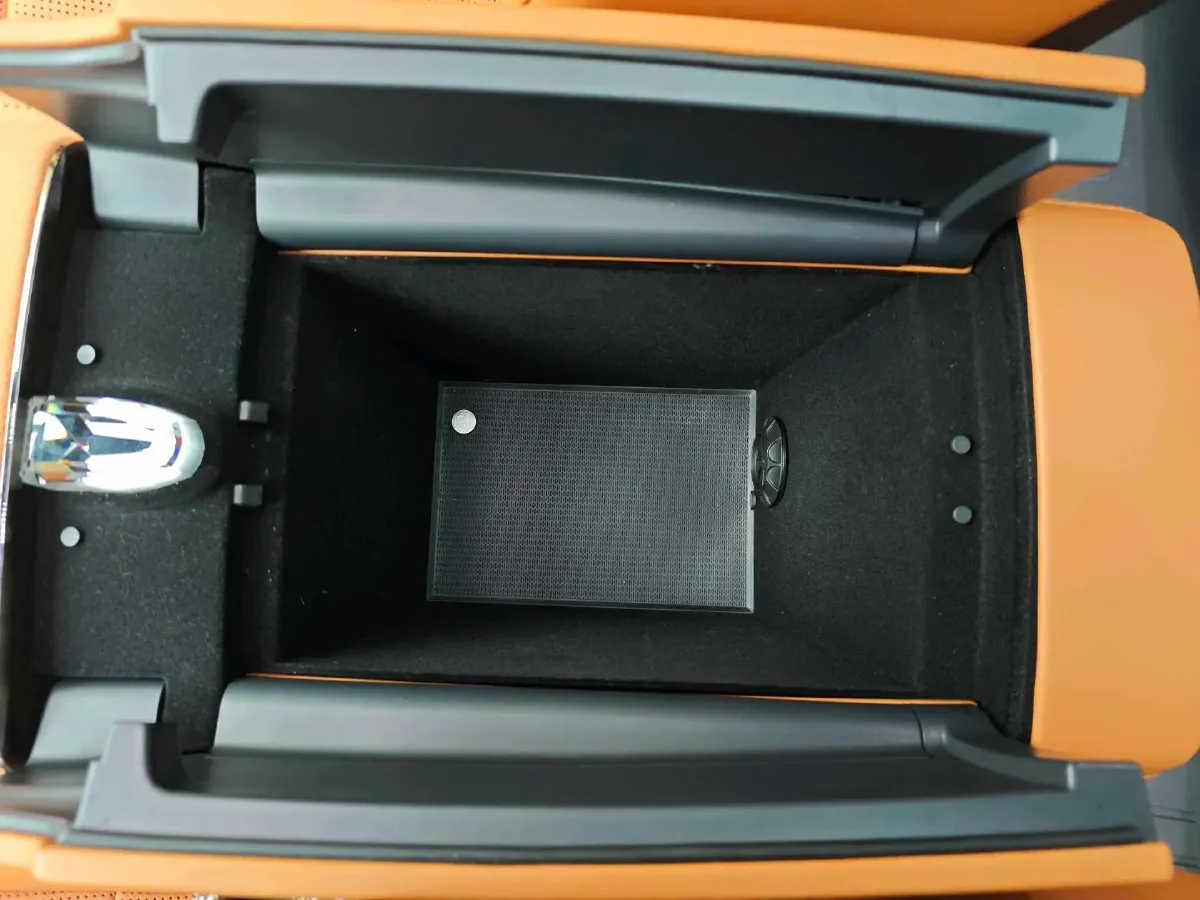 2024 Voyah ZhuiGuang 1.5T 136HP L4 PHEV 43KWH,autocango,china used car exporter,china ev exporter,chinese used car exporter,chinese used ev exporter