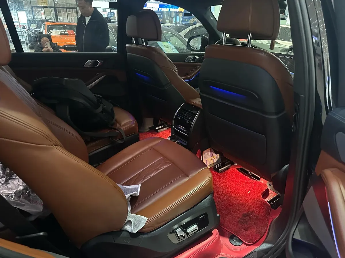 2021 BMW X7 3.0T 340HP L6 8AT,autocango,china used car exporter,china ev exporter,chinese used car exporter,chinese used ev exporter