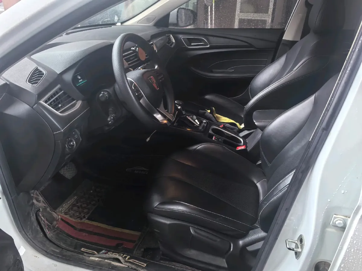 2020 Roewe i5 1.5L 120HP L4 CVT,autocango,china used car exporter,china ev exporter,chinese used car exporter,chinese used ev exporter