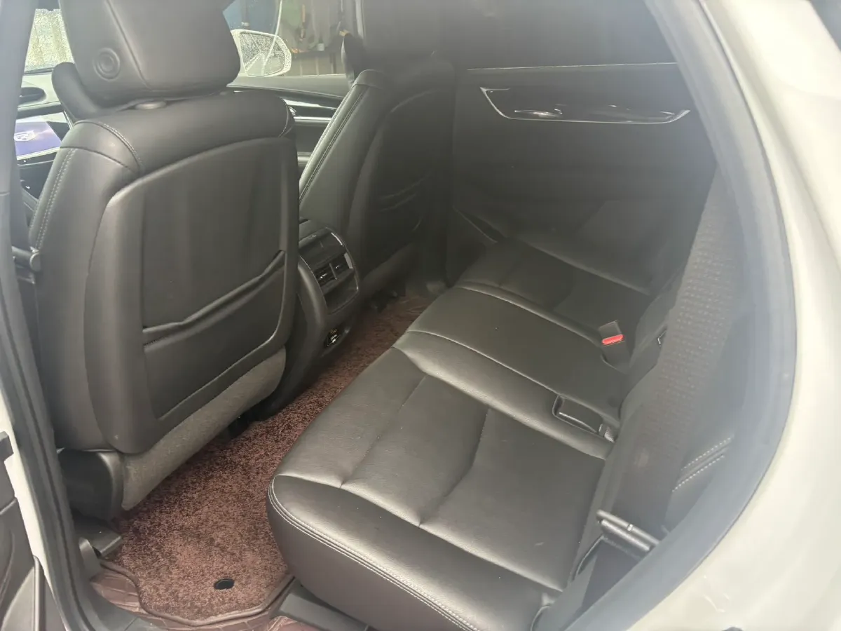 2023 Cadillac XT5 2.0T 237HP L4 9AT,autocango,china used car exporter,china ev exporter,chinese used car exporter,chinese used ev exporter