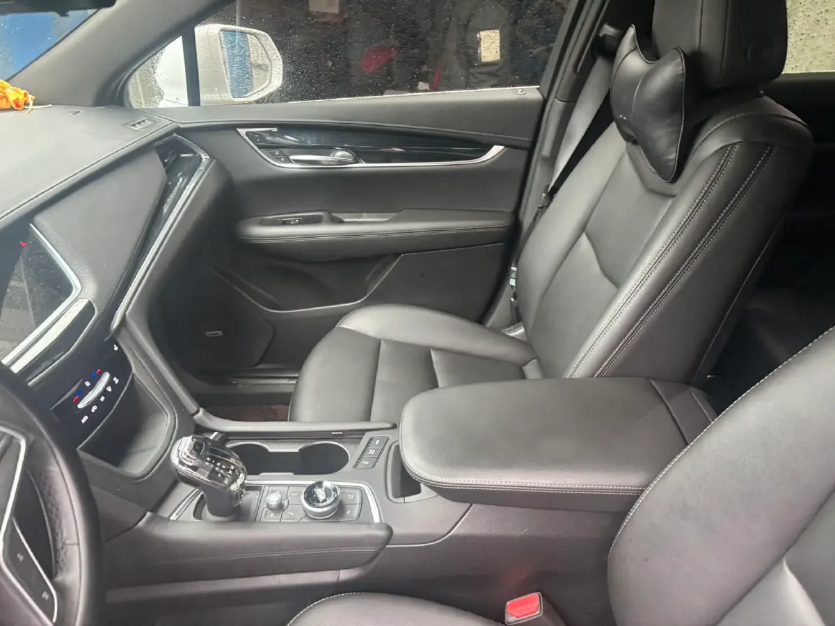 2023 Cadillac XT5 2.0T 237HP L4 9AT,autocango,china used car exporter,china ev exporter,chinese used car exporter,chinese used ev exporter