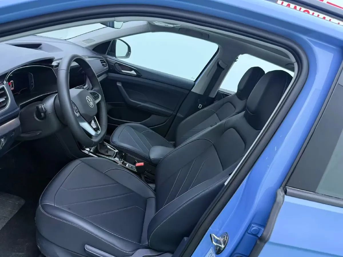 2024 Volkswagen Tiguan L 2.0T 186HP L4 7DCT,autocango,china used car exporter,china ev exporter,chinese used car exporter,chinese used ev exporter