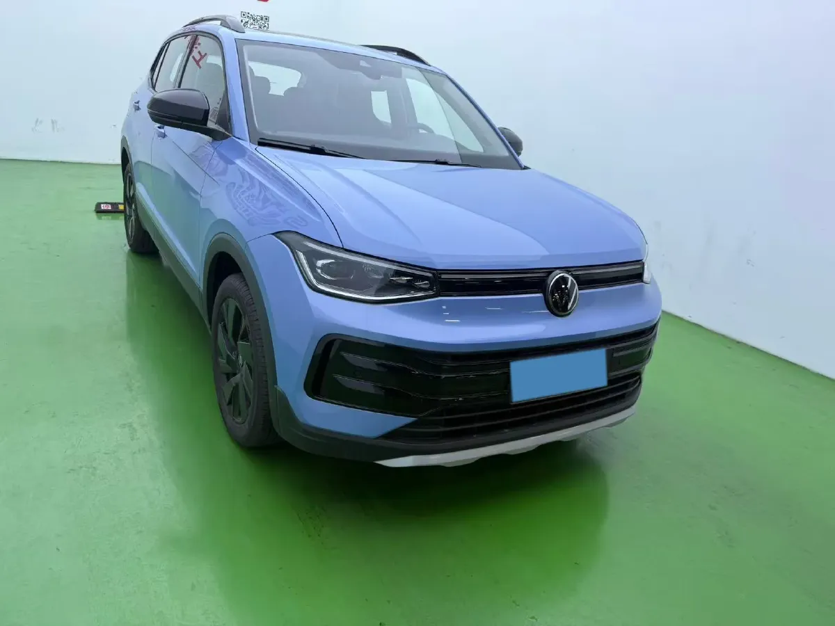 2024 Volkswagen Tiguan L 2.0T 186HP L4 7DCT,autocango,china used car exporter,china ev exporter,chinese used car exporter,chinese used ev exporter