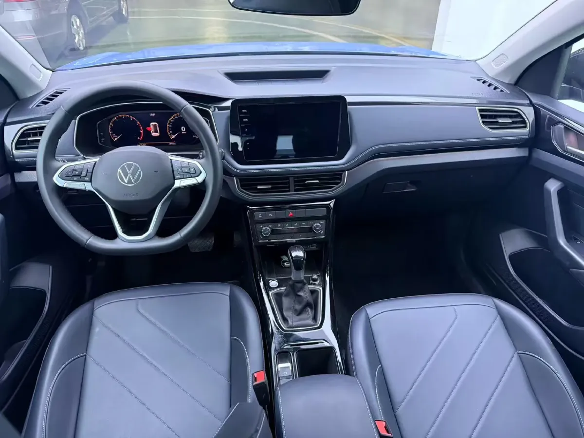 2024 Volkswagen Tiguan L 2.0T 186HP L4 7DCT,autocango,china used car exporter,china ev exporter,chinese used car exporter,chinese used ev exporter