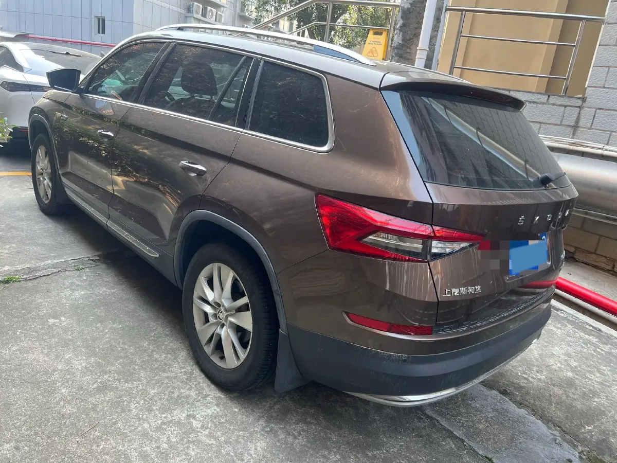 2018 Skoda Kodiak 1.8T 180HP L4 7DCT,autocango,china used car exporter,china ev exporter,chinese used car exporter,chinese used ev exporter
