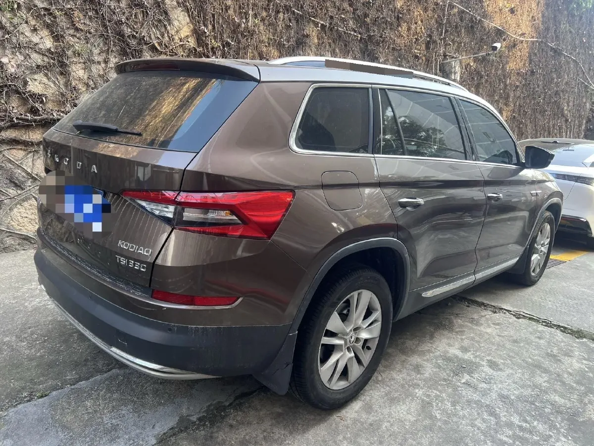 2018 Skoda Kodiak 1.8T 180HP L4 7DCT,autocango,china used car exporter,china ev exporter,chinese used car exporter,chinese used ev exporter