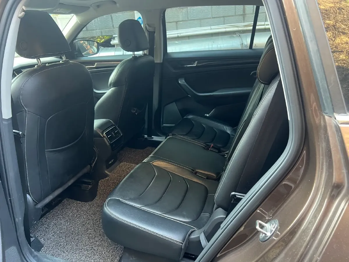 2018 Skoda Kodiak 1.8T 180HP L4 7DCT,autocango,china used car exporter,china ev exporter,chinese used car exporter,chinese used ev exporter