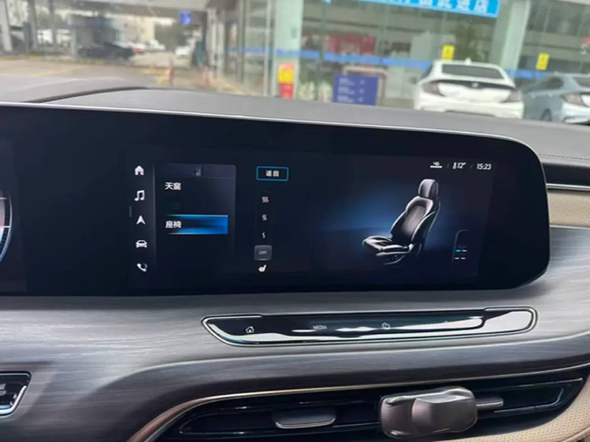 2022 Buick GL8 2.0T 237HP L4 9AT,autocango,china used car exporter,china ev exporter,chinese used car exporter,chinese used ev exporter