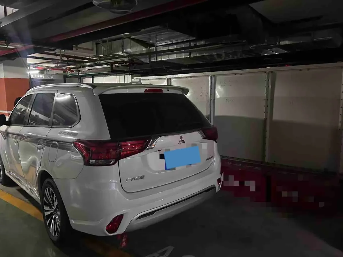 2021 Mitsubishi Outlander 2.0L 166HP L4 CVT,autocango,china used car exporter,china ev exporter,chinese used car exporter,chinese used ev exporter