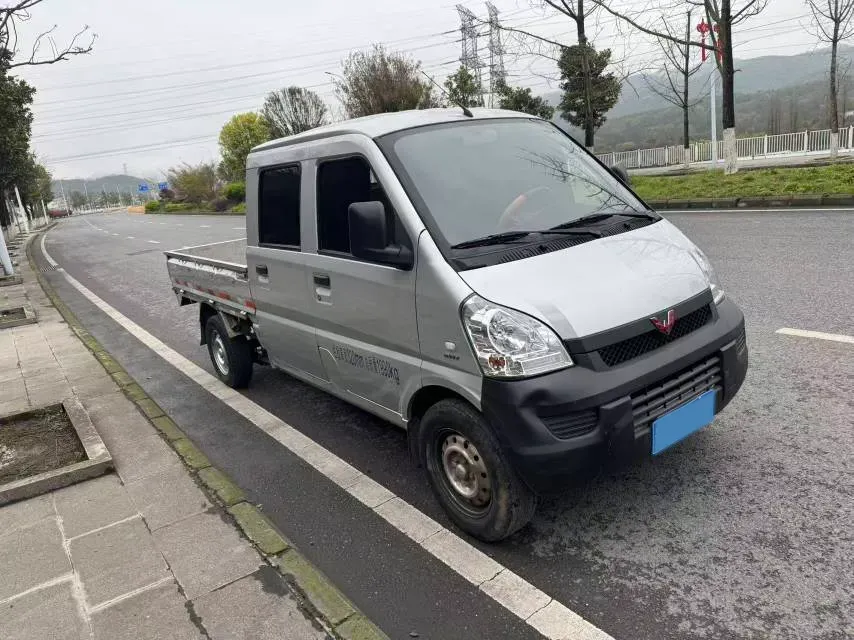 2021 WuLing RongGuang Mini Truck 1.5L 99HP L4 5MT,autocango,china used car exporter,china ev exporter,chinese used car exporter,chinese used ev exporter