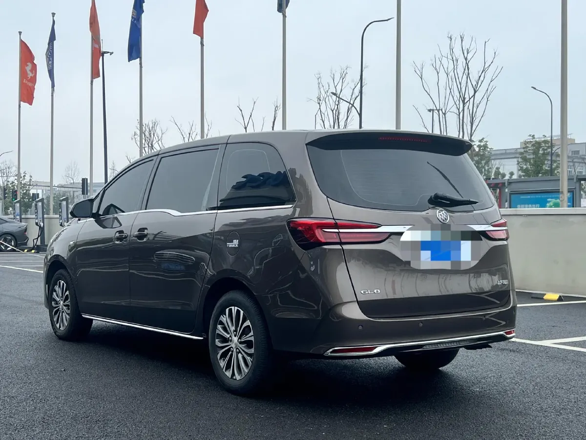 2022 Buick GL8 2.0T 237HP L4 9AT,autocango,china used car exporter,china ev exporter,chinese used car exporter,chinese used ev exporter